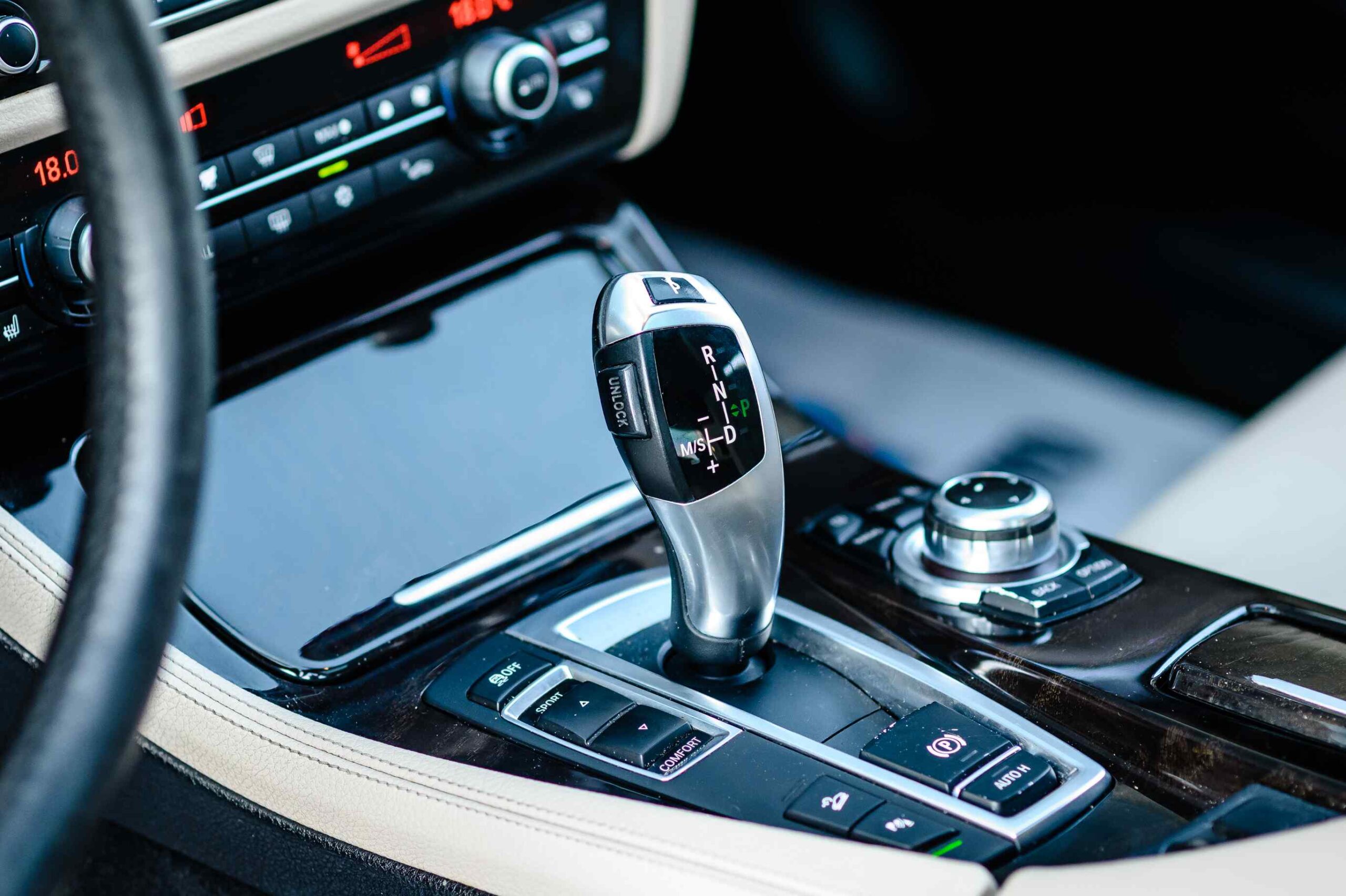 BMW Seria 5 F10 528i X-Drive