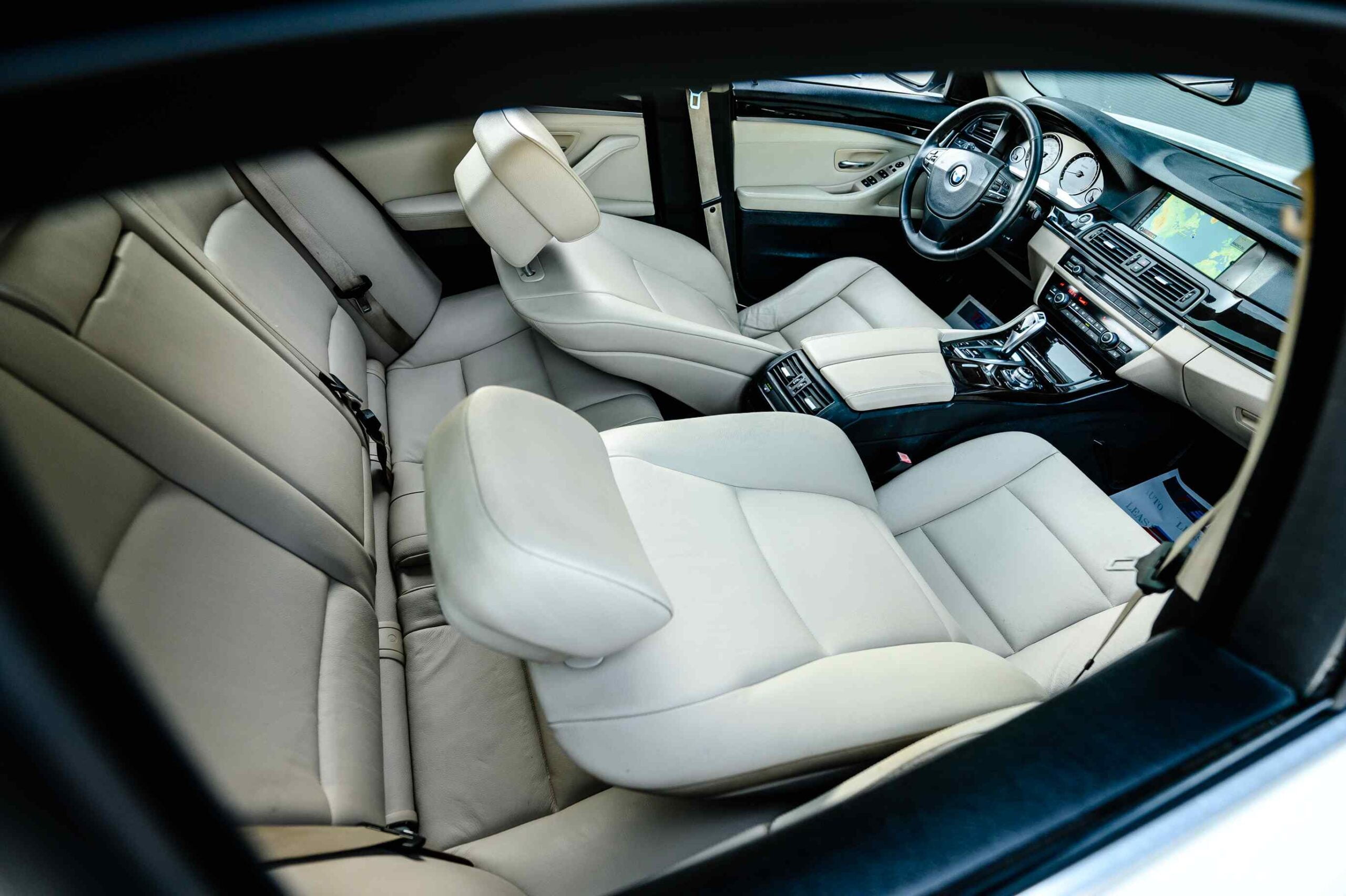 BMW Seria 5 F10 528i X-Drive